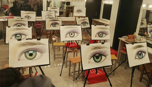 素描课程眉眼培训现场