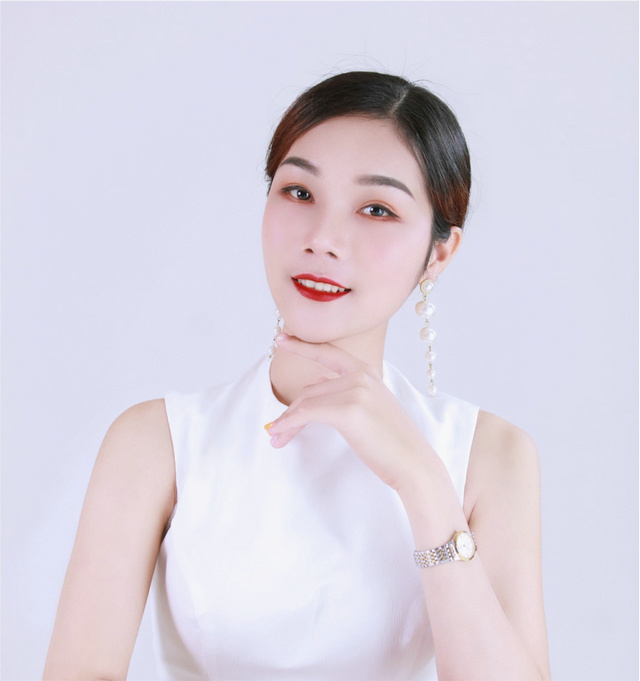 海南欣业化妆造型高级纹绣师---黄海真